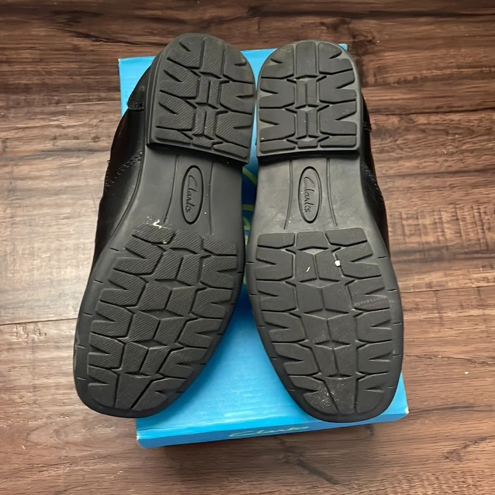 Clark’s Kori Step INF loafers, EUC